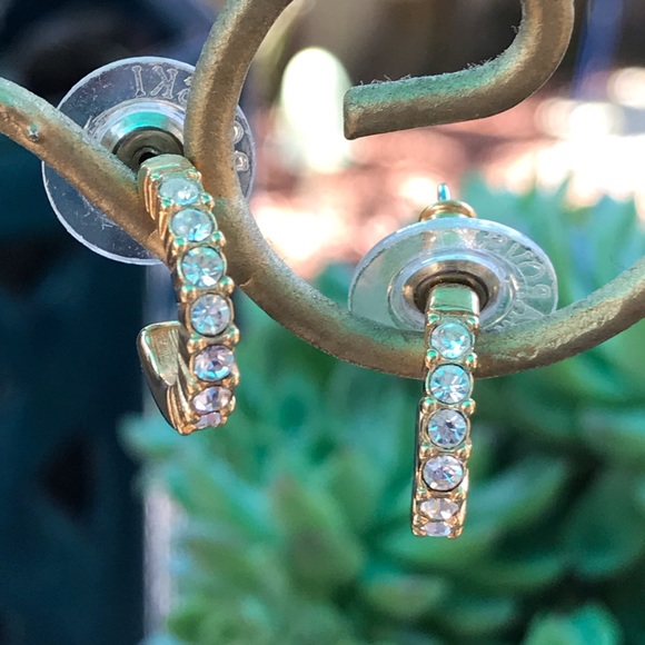 Jewelry - VTG Goldtone Crystal Earrings
